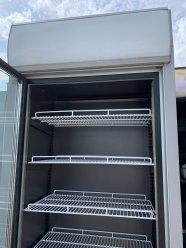 Морозильный шкаф JBG-2 SNF 0, 795 с собственной холодильной установкой Морозильный шкаф JBG-2 SNF 0,795 имеет свой энергосберегающий агрегат, установленный сверху устройства. Эффективным методом охлаждения и хранения продукта в замороженном виде является принудительная циркуляция воздуха с помощью вентилятора. ... image 3
