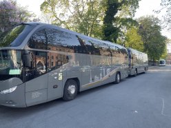 Предлагается вакансия водителя туристического автобуса по Европе.