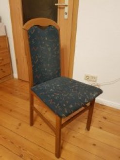 Продаю стулья натуральное дерево, в отличном состоянии, несмотря на то, что бу. Цена от 5 до 30 . Самовывоз